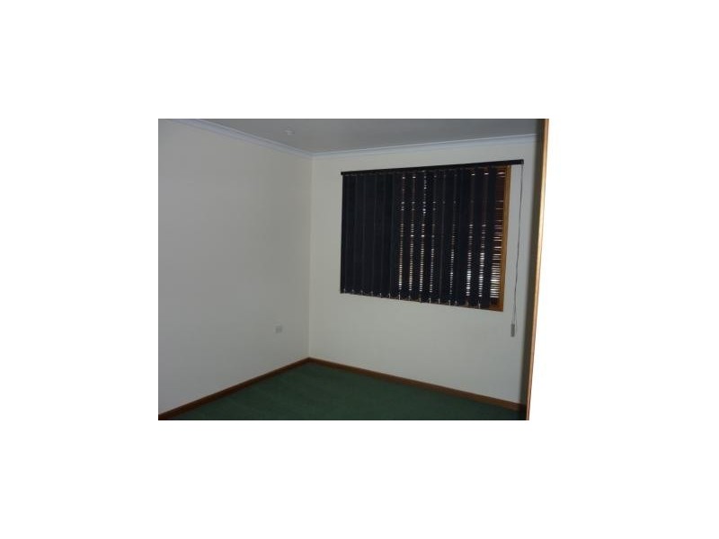 11 Kennebery Crescent, Roxby Downs SA 5725