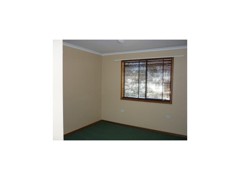 11 Kennebery Crescent, Roxby Downs SA 5725