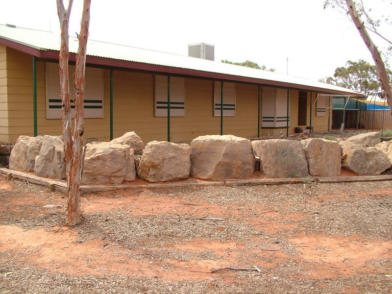 24  CURDIMURKA, Roxby Downs SA 5725