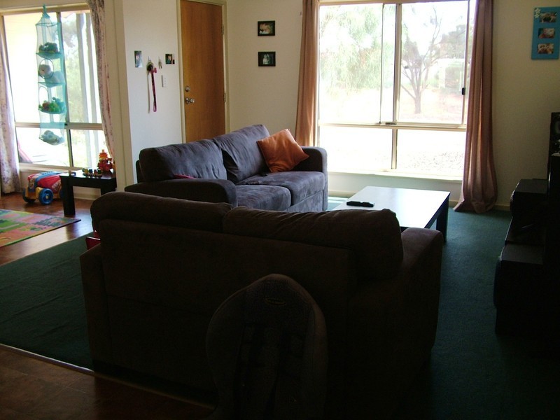 6 PINE CRESCENT, Roxby Downs SA 5725