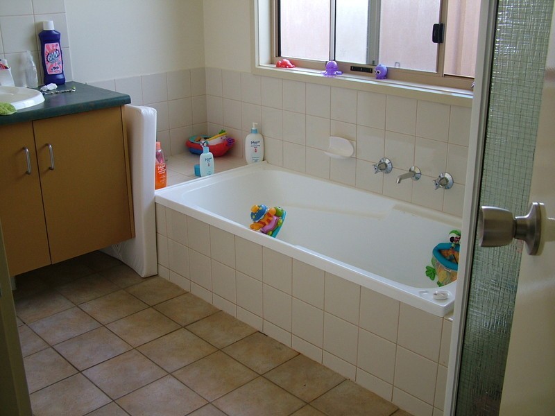 6 PINE CRESCENT, Roxby Downs SA 5725