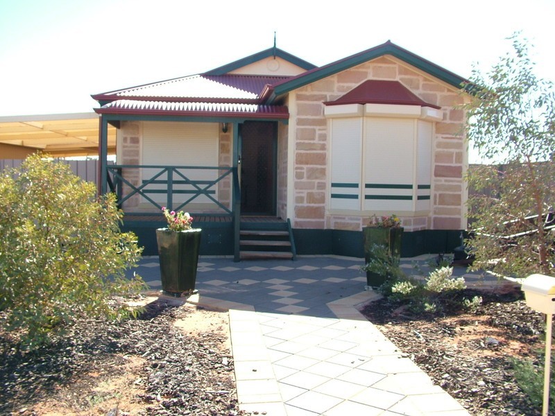 39 Tiliqua Crescent, Roxby Downs SA 5725