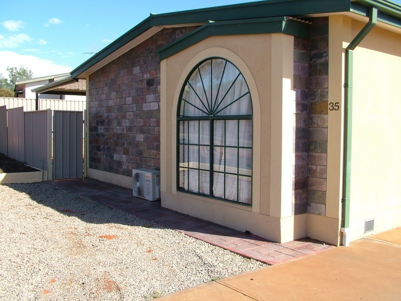 35 FINNISS STREET, Roxby Downs SA 5725