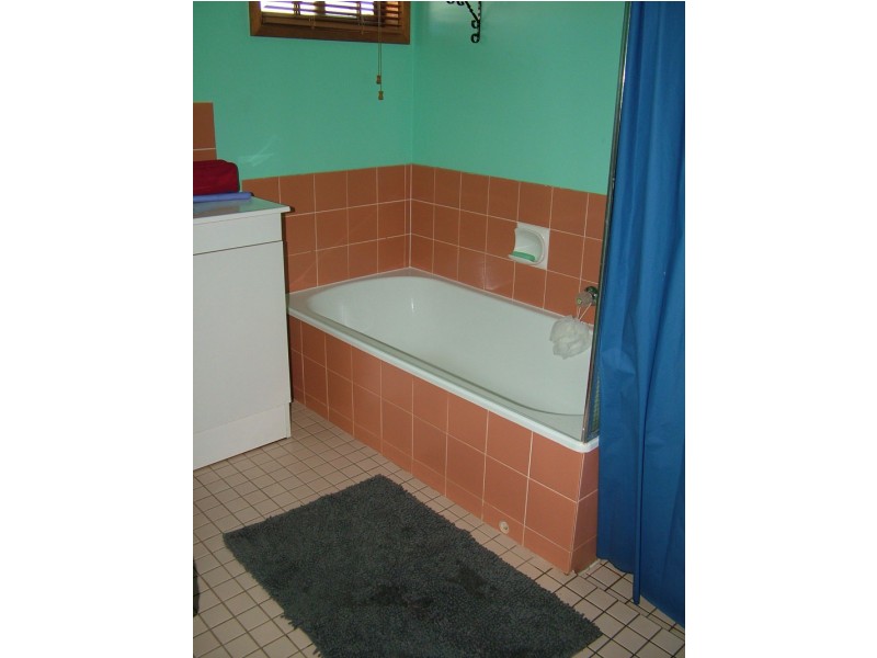 1 ANNA COURT, Roxby Downs SA 5725