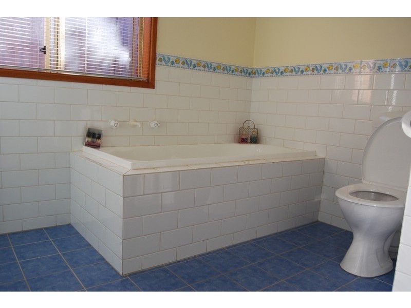 2 ATRIPLEX COURT, Roxby Downs SA 5725