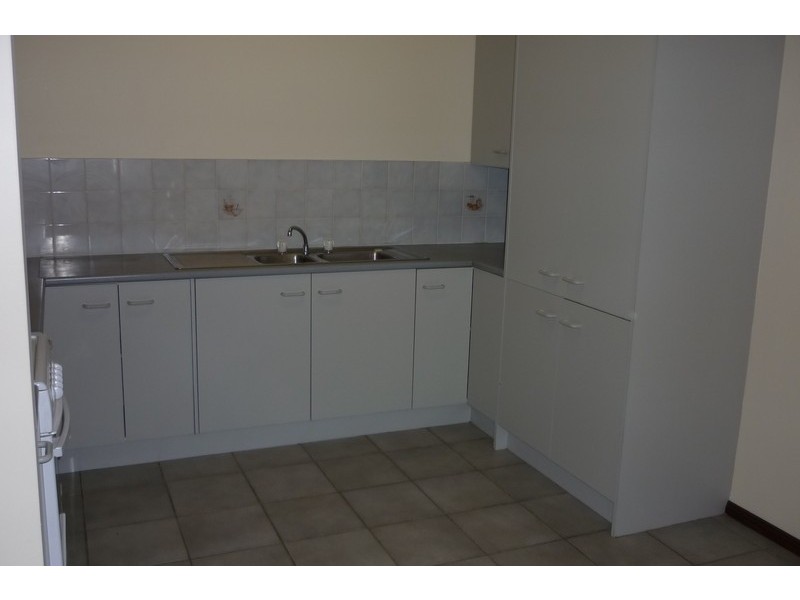 Unit 1/ 12  KENNEBERY CRESCENT, Roxby Downs SA 5725