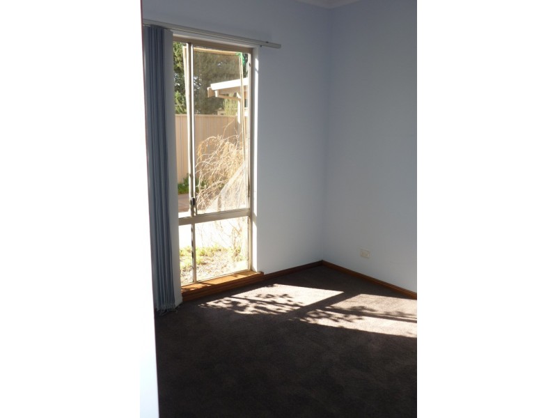 Unit 1/ 12  KENNEBERY CRESCENT, Roxby Downs SA 5725