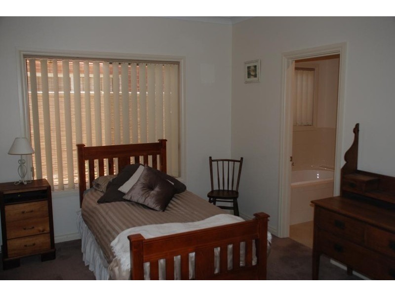 26E Cedar Ave, Renmark SA 5341
