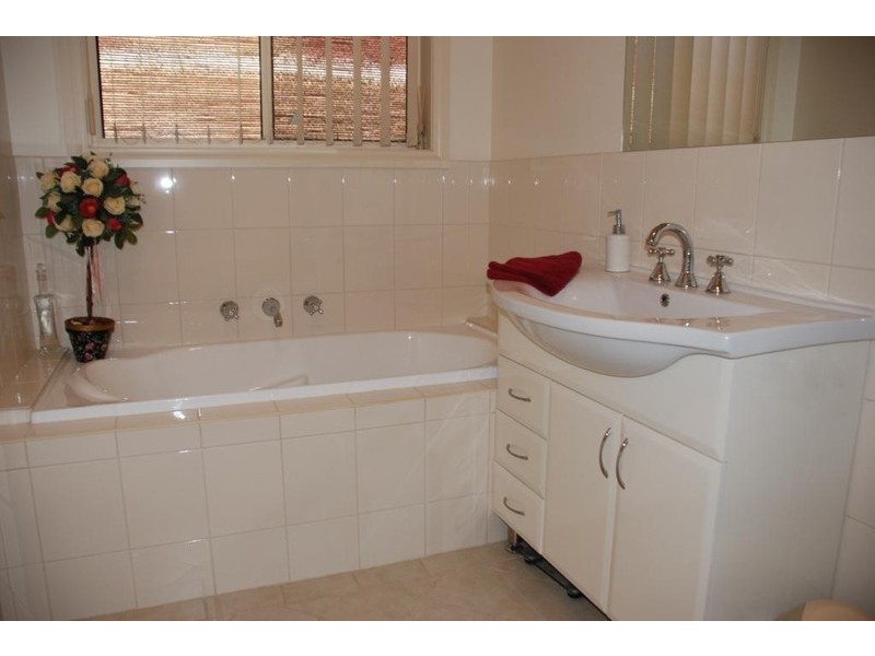 26E Cedar Ave, Renmark SA 5341