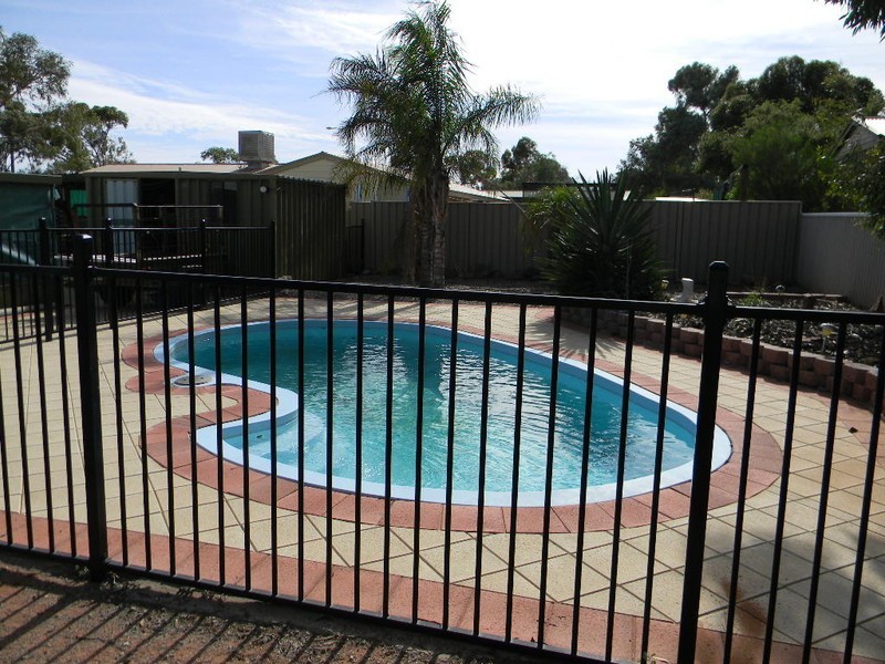 16  AXEHEAD ROAD, Roxby Downs SA 5725