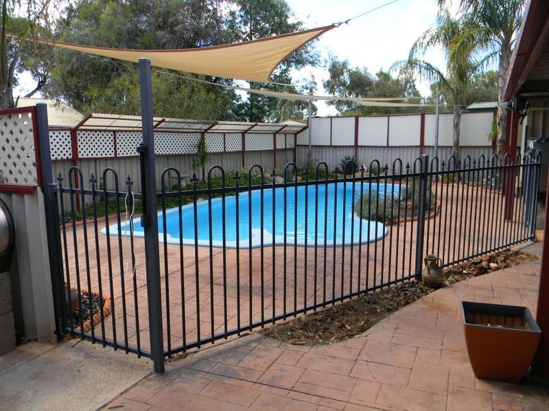 15  BOPEECHEE STREET, Roxby Downs SA 5725