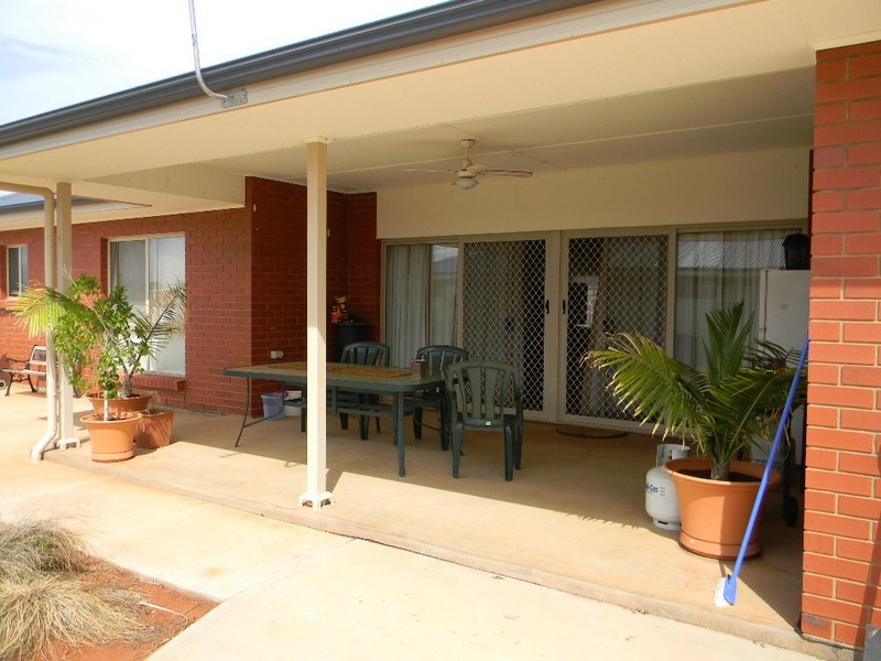 11 MELIA STREET, Roxby Downs SA 5725