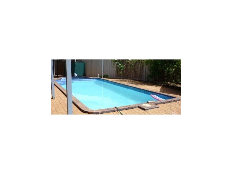 3 ARCOONA STREET, Roxby Downs SA 5725