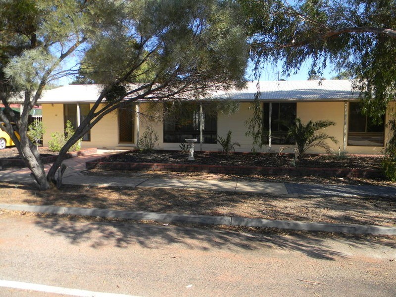 99  STUART ROAD, Roxby Downs SA 5725
