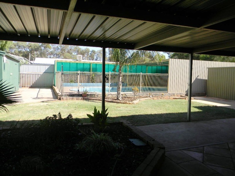 99  STUART ROAD, Roxby Downs SA 5725