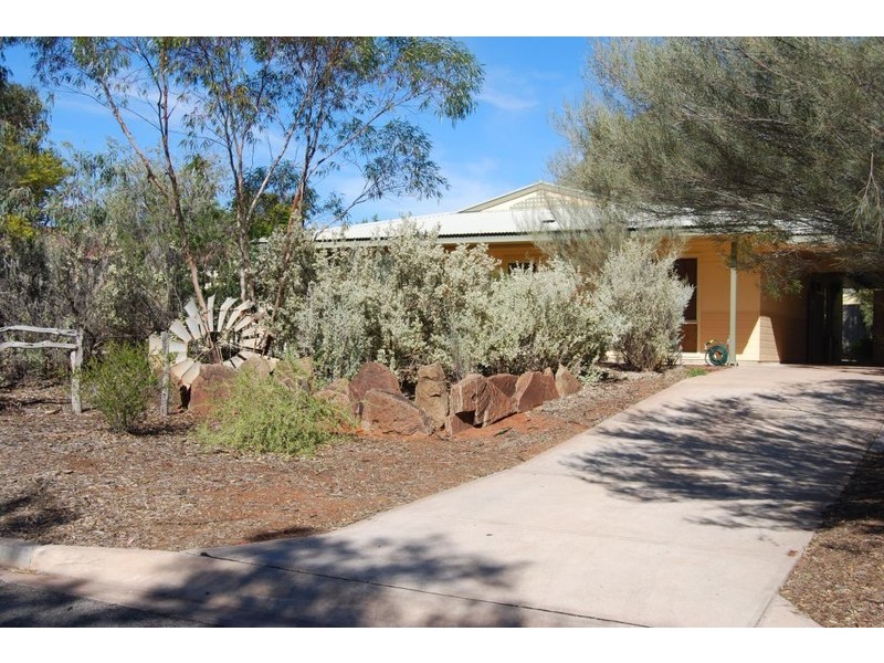 10  EMEROO COURT, Roxby Downs SA 5725