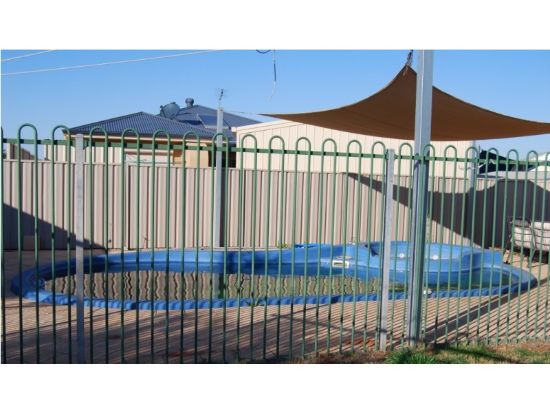 132 STUART ROAD, Roxby Downs SA 5725