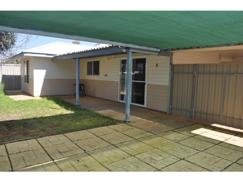 5/2 GREVILLEA CLOSE, Roxby Downs SA 5725