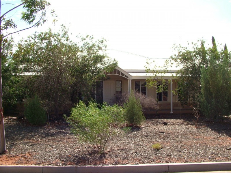 19  PLANIGALE STREET, Roxby Downs SA 5725