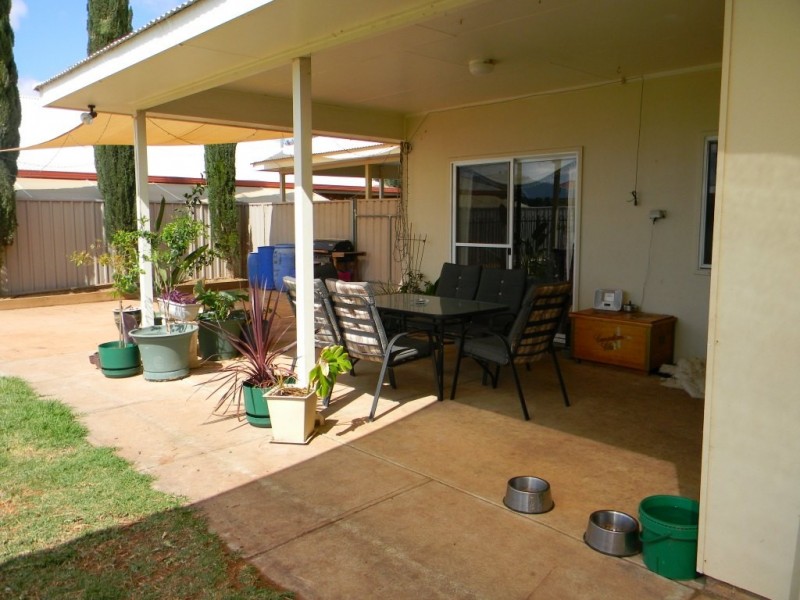 19  PLANIGALE STREET, Roxby Downs SA 5725