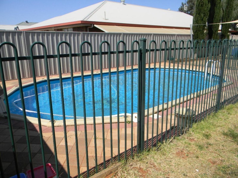19  PLANIGALE STREET, Roxby Downs SA 5725