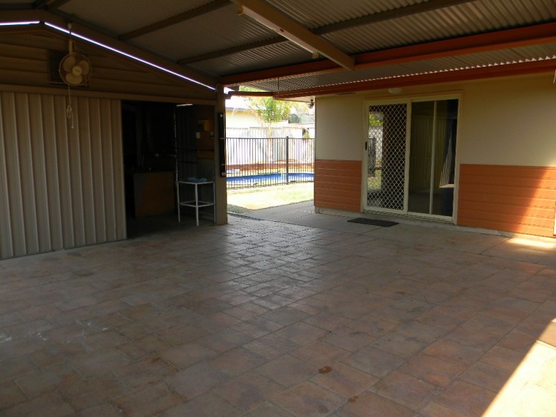 90 STUART ROAD, Roxby Downs SA 5725