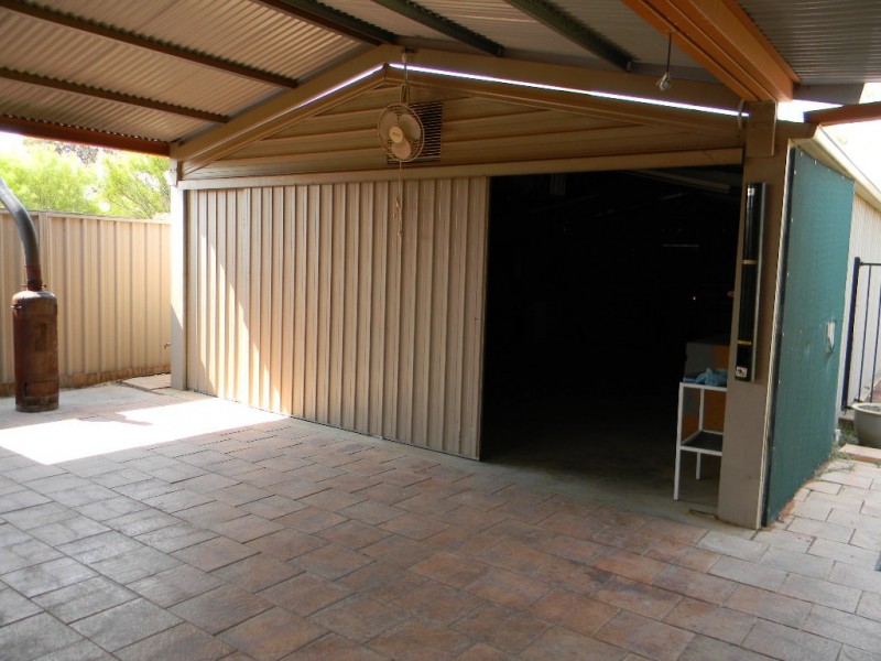 90 STUART ROAD, Roxby Downs SA 5725