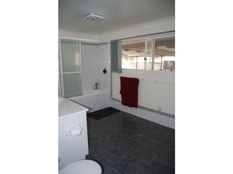 16 MULGARIA CRESCENT, Roxby Downs SA 5725