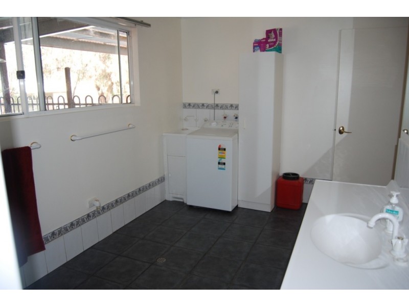 16 MULGARIA CRESCENT, Roxby Downs SA 5725