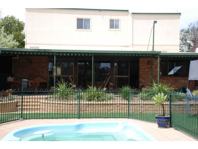 11 Sadlier Street, Loxton SA 5333