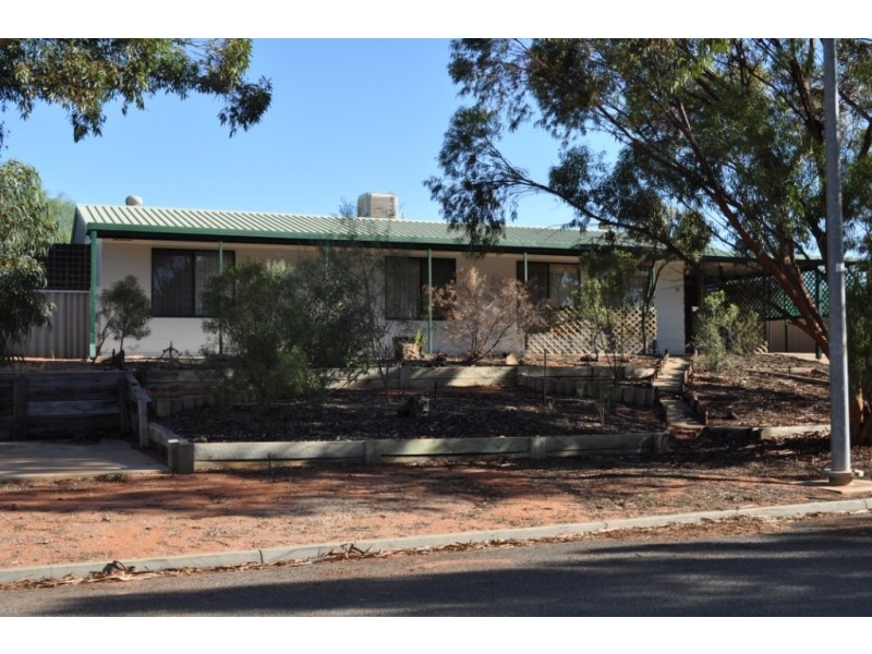 55 PIONEER DRIVE, Roxby Downs SA 5725