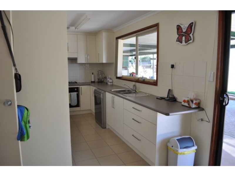 55 PIONEER DRIVE, Roxby Downs SA 5725