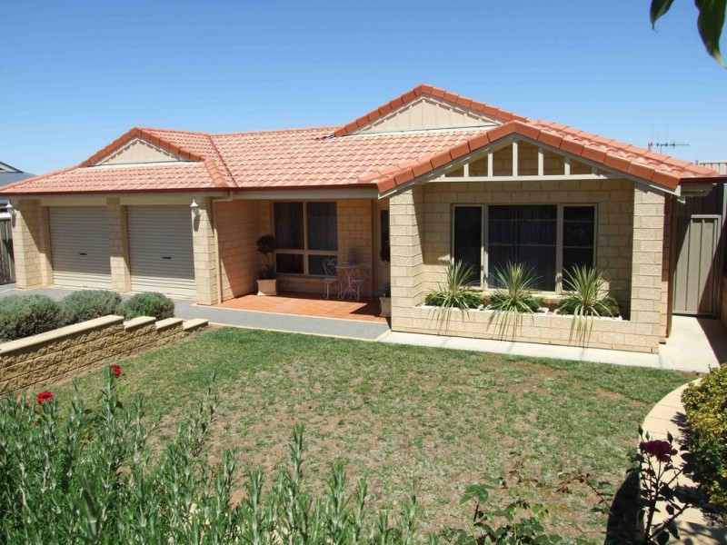 30 McLean Street, Berri SA 5343