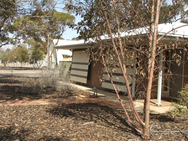 12 Boorook St, Woomera SA 5720