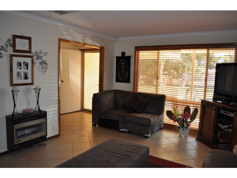 6 HAMILTON COURT, Roxby Downs SA 5725