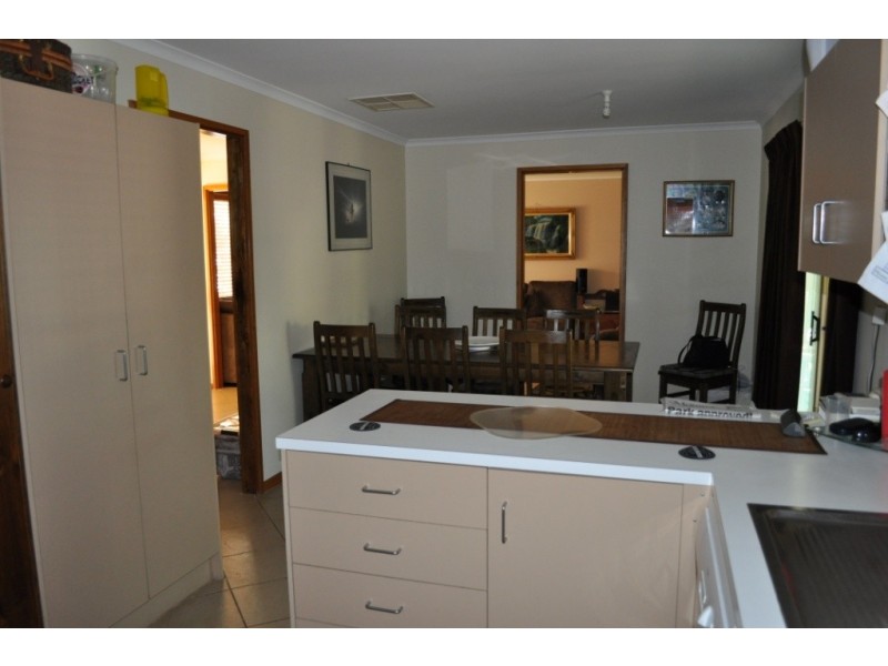 6 HAMILTON COURT, Roxby Downs SA 5725