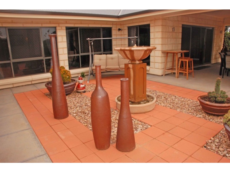 8 Warrakoo Court, Paringa SA 5340