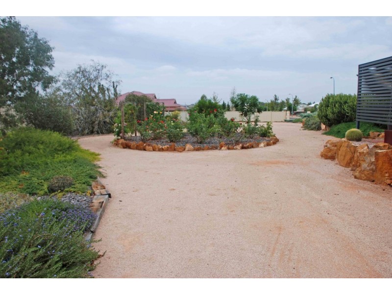 8 Warrakoo Court, Paringa SA 5340