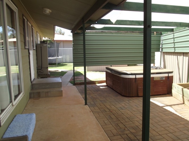 9 WANGIANNA STREET, Roxby Downs SA 5725
