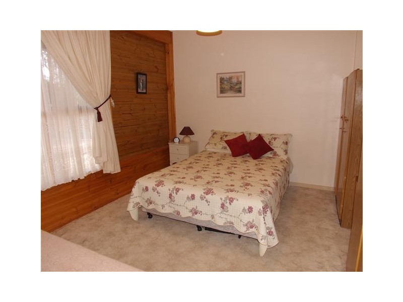 13 Railway Terrace, Renmark SA 5341