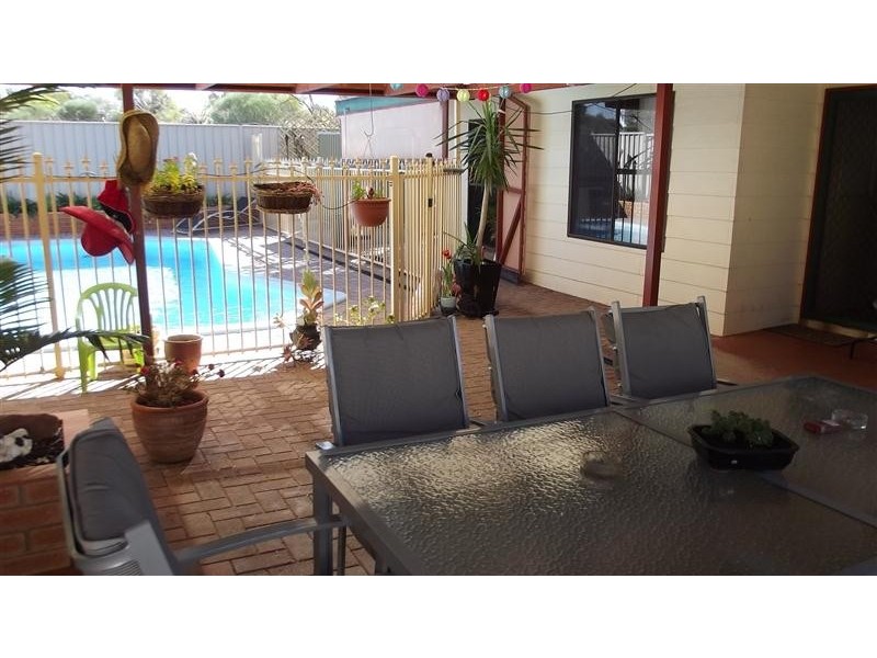 51 PIONEER DRIVE, Roxby Downs SA 5725
