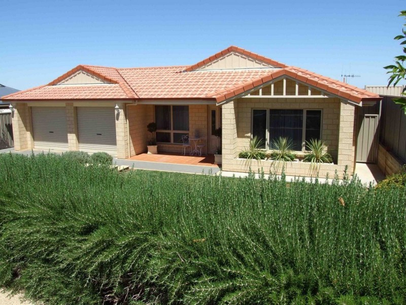 30 McLean Street, Berri SA 5343