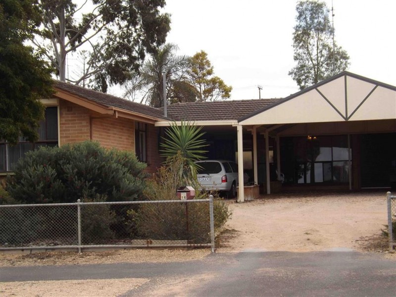 16 Old Sturt Highway, Berri SA 5343