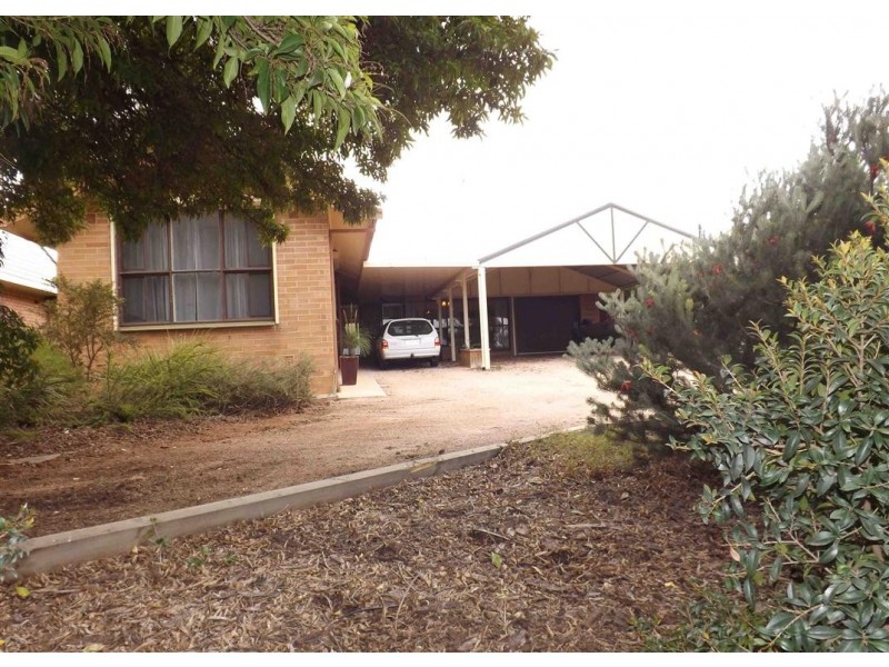 16 Old Sturt Highway, Berri SA 5343