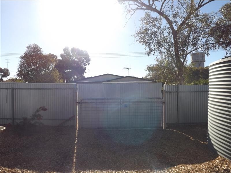 14 Bahnisch Ave, Berri SA 5343
