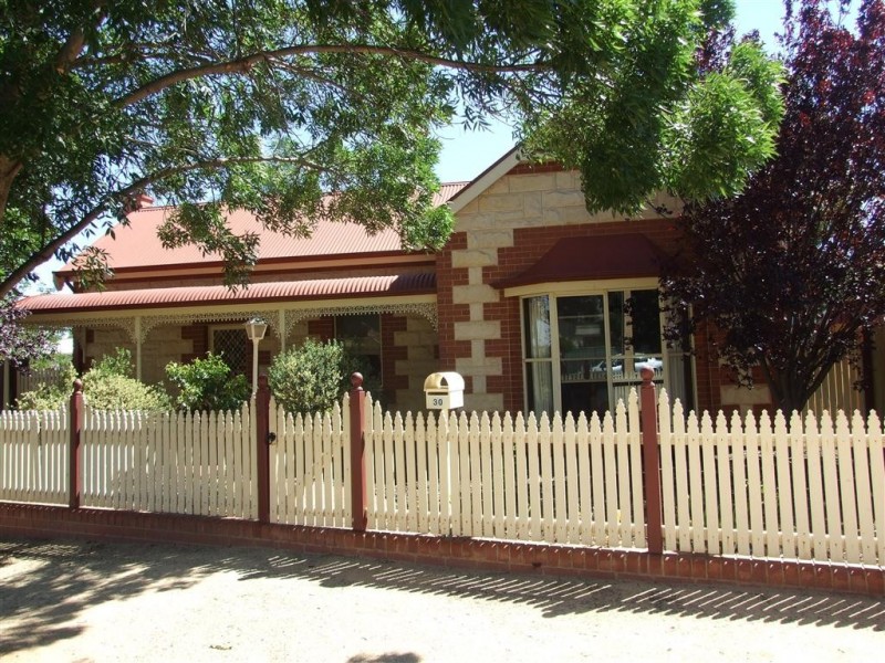 30 Third Street, Loxton SA 5333
