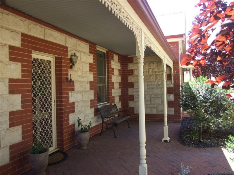 30 Third Street, Loxton SA 5333