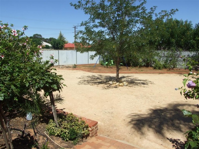30 Third Street, Loxton SA 5333