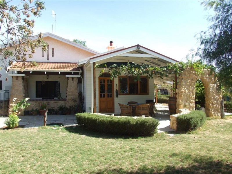 32 Thirteenth Street, Renmark SA 5341