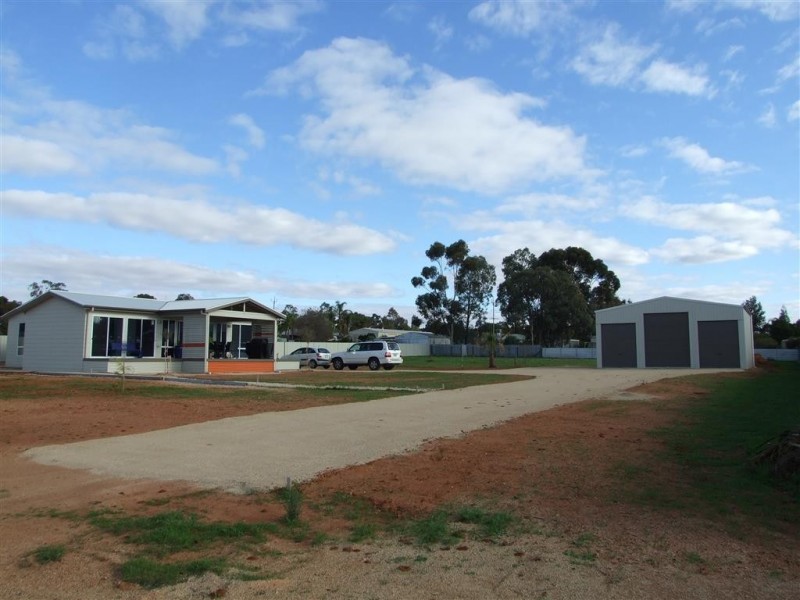 13 Keith Payne Court, Loxton SA 5333